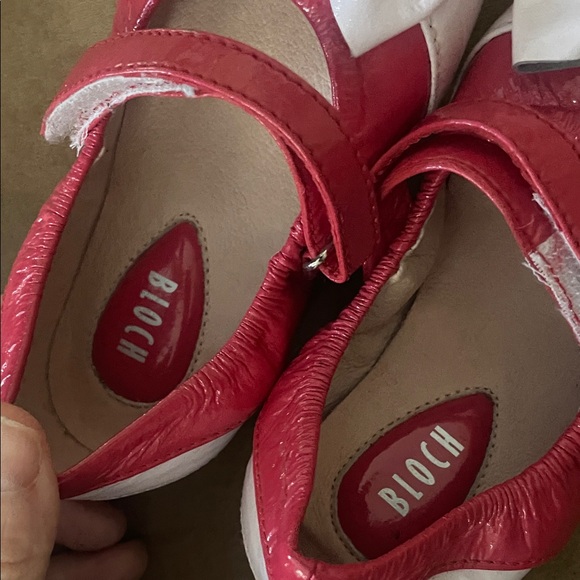 Bloch Pink and White Kids Ballet Flats size 23 little kids vero curio